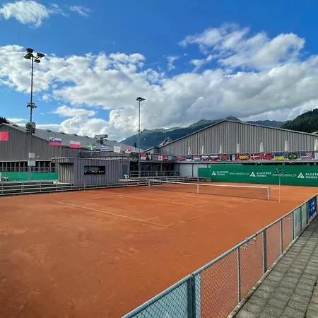 Mit Idyllischer Aussicht クロスタース