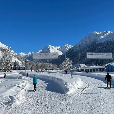 Mit Idyllischer Aussicht Klosters