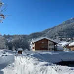 Mit Idyllischer Aussicht Klosters
