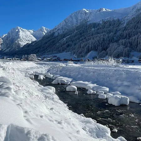 Mit Idyllischer Aussicht * Klosters-Serneus